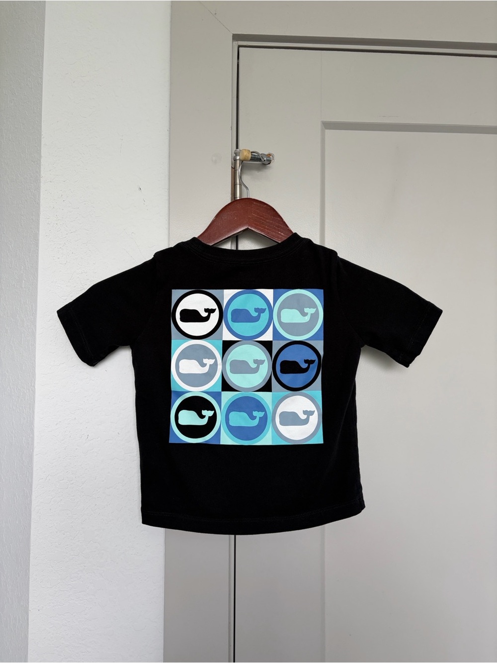 VINEYARD VINES BLOCK WHALE DOT GRID GRAPHIC TEE BLACK KIDS 3T